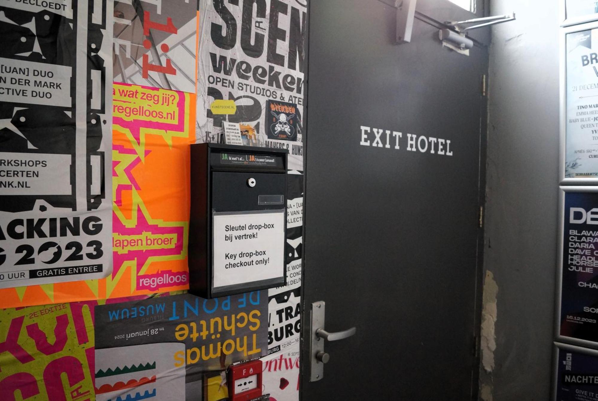 Hostel Herberg, Het Wapen